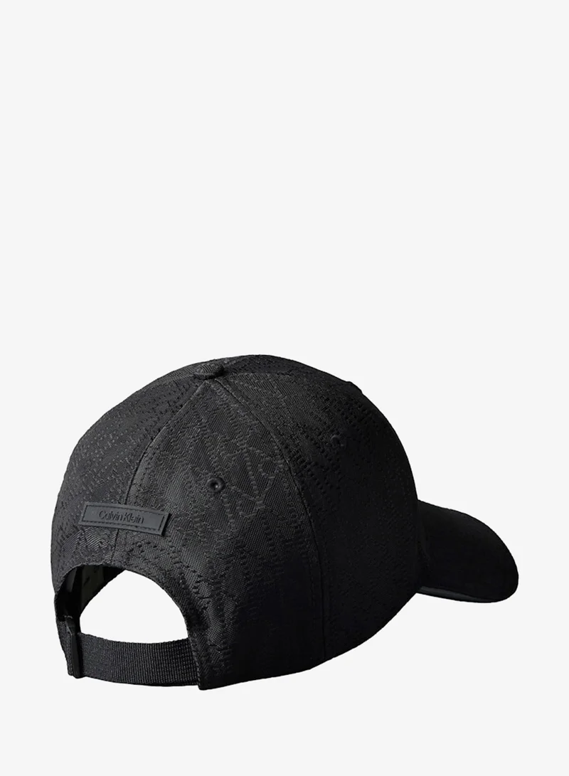 كالفن كلاين قبعة بيسبول مطبوعة بحافة منحنية